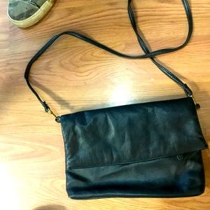 Black Crossbody bag lots of pockets